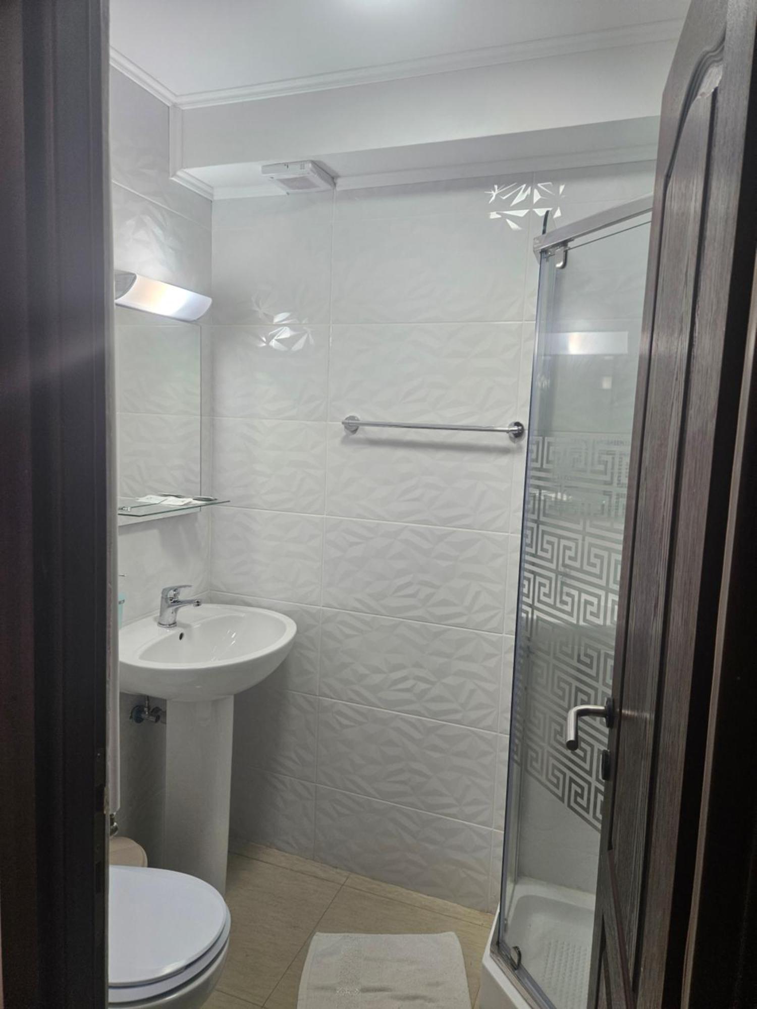 Hotel Marina 2 Βουκουρέστι Εξωτερικό φωτογραφία